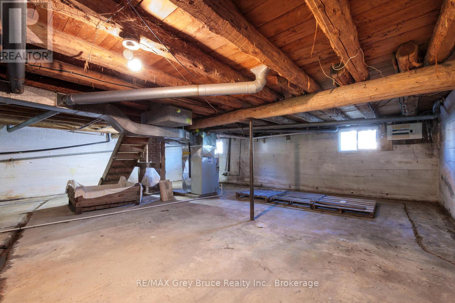 682 Gould Street, South Bruce Peninsula, Ontario  N0H 2T0 - Photo 31 - X12497344