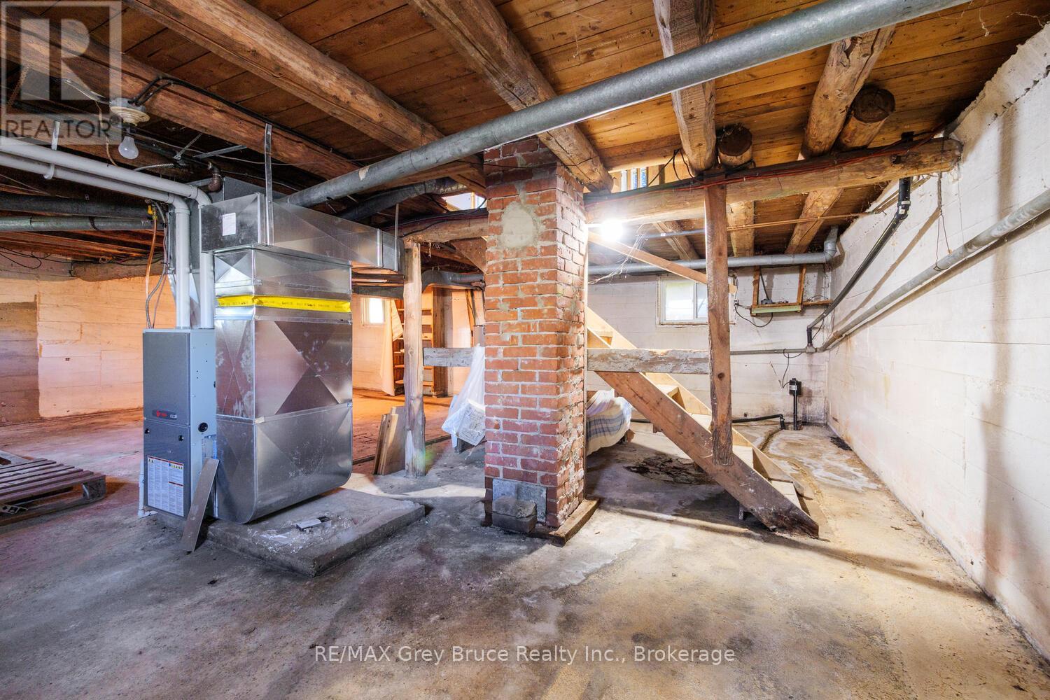 682 Gould Street, South Bruce Peninsula, Ontario  N0H 2T0 - Photo 32 - X12497344