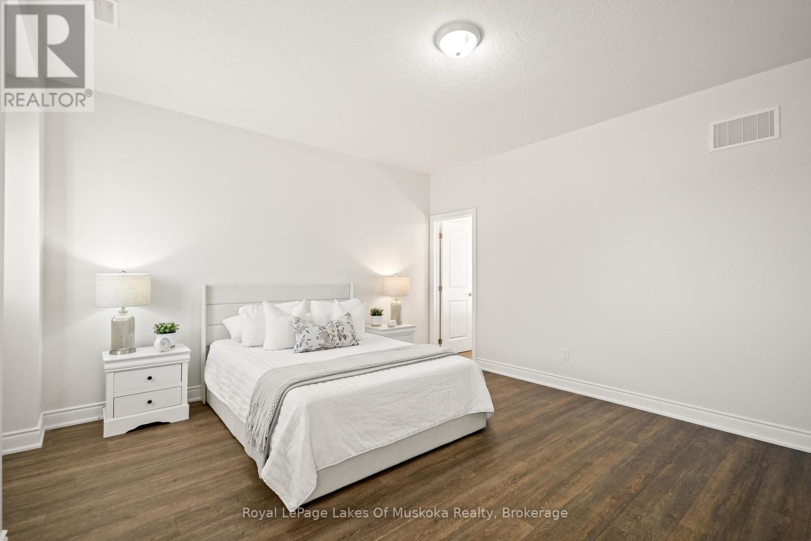 12 Macarthur Drive, Bracebridge, Ontario  P1L 0A8 - Photo 11 - X12497484