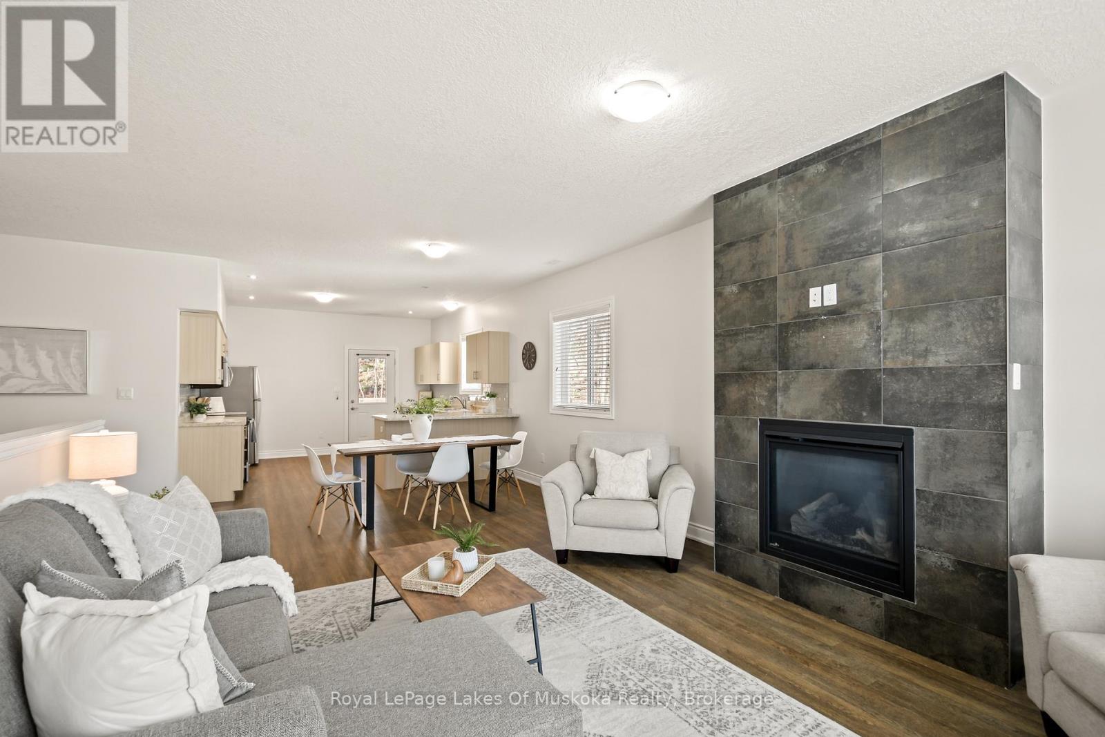 12 Macarthur Drive, Bracebridge, Ontario  P1L 0A8 - Photo 5 - X12497484