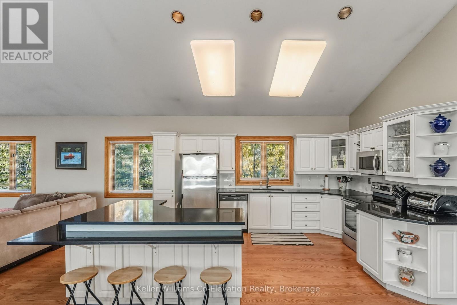 804 Kings Farm Road, Georgian Bay, Ontario  L0K 1S0 - Photo 5 - X12497558