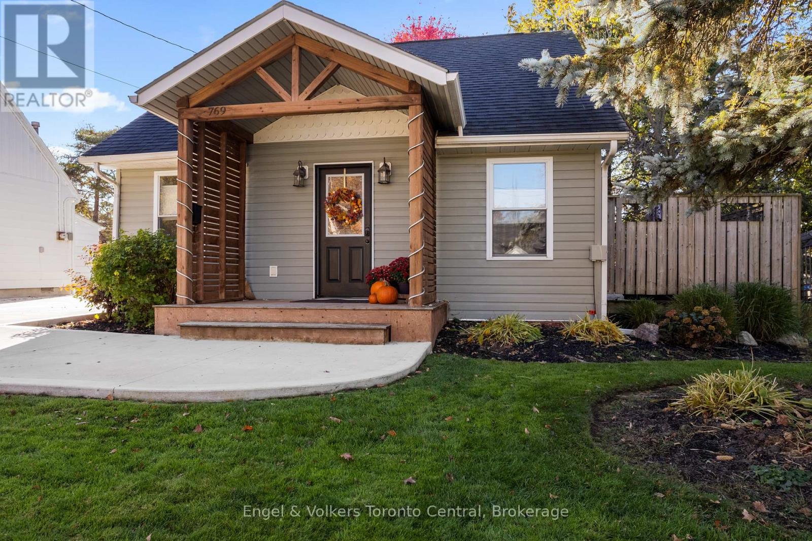 769 7th A Street E, Owen Sound, Ontario  N4K 1K6 - Photo 4 - X12497944