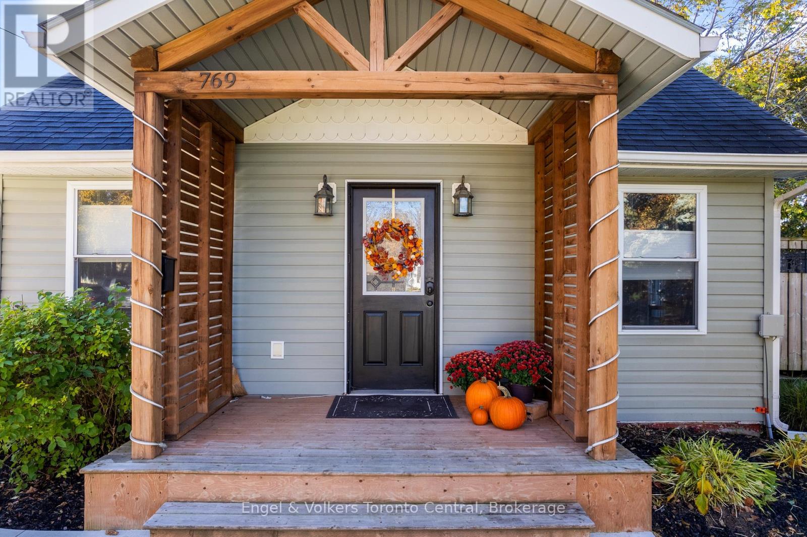 769 7th A Street E, Owen Sound, Ontario  N4K 1K6 - Photo 5 - X12497944