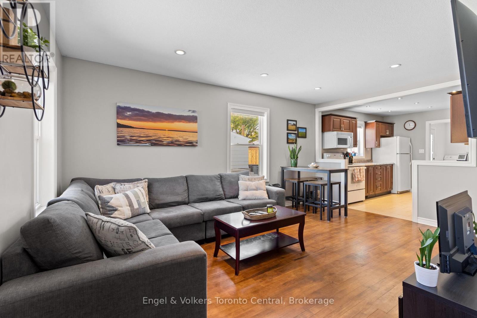 769 7th A Street E, Owen Sound, Ontario  N4K 1K6 - Photo 9 - X12497944