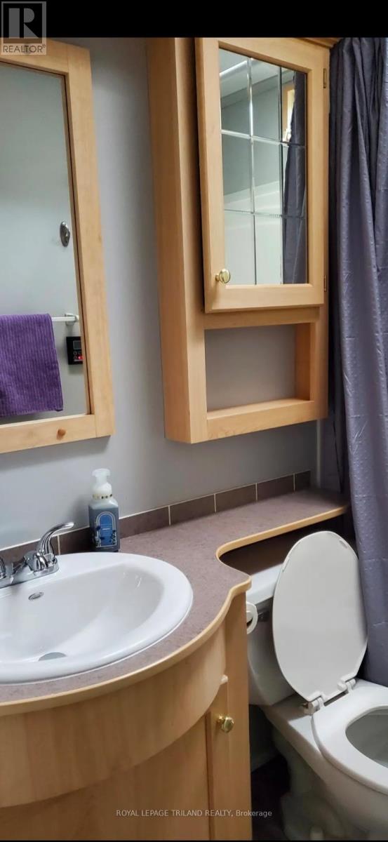 D36 - 4895 Lakeshore Road, Plympton-Wyoming, Ontario  N0N 1J6 - Photo 10 - X12497232