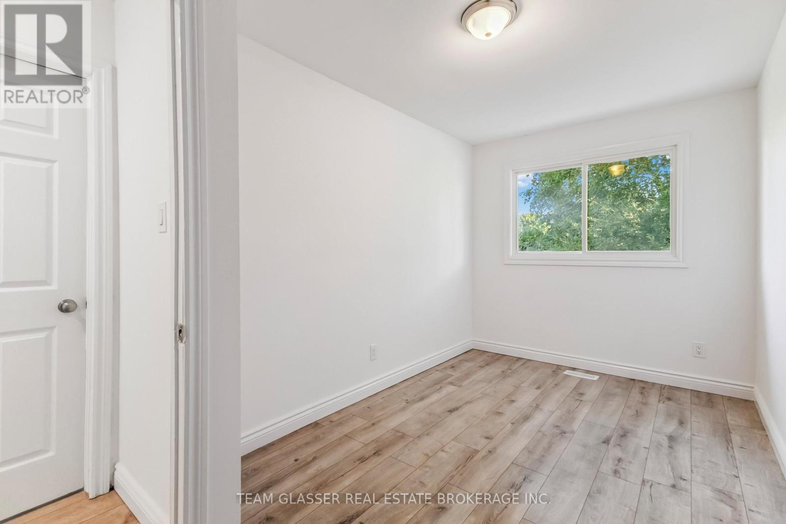 237 Banbury Road, London South, Ontario  N5Z 4M1 - Photo 4 - X12497800