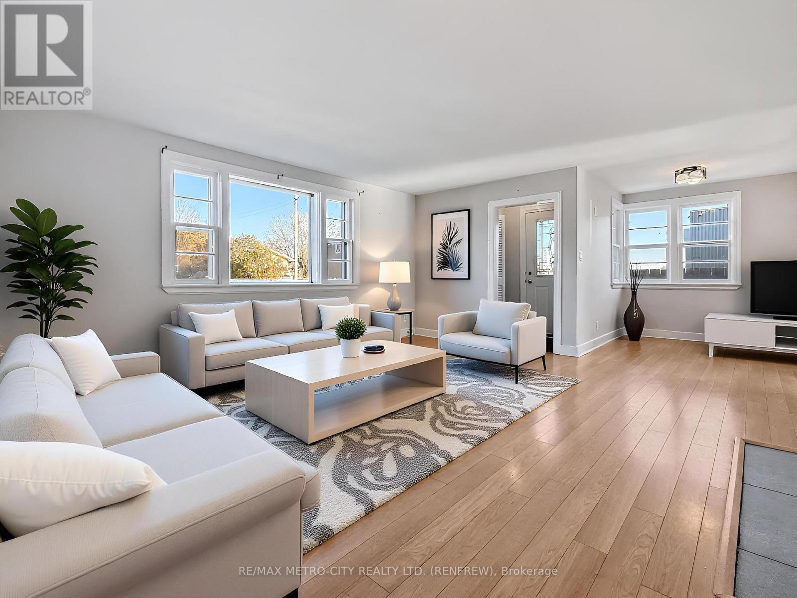 530 New Street, Renfrew, Ontario  K7V 1G8 - Photo 11 - X12497496