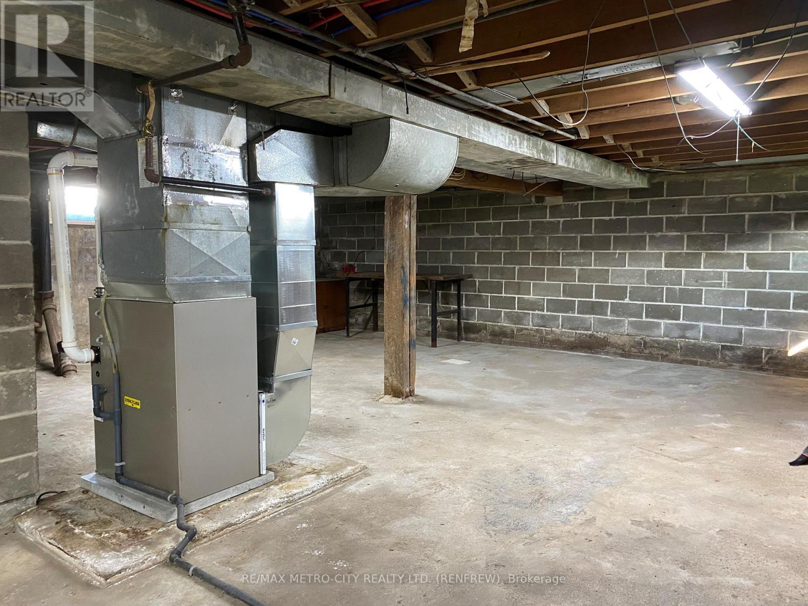 530 New Street, Renfrew, Ontario  K7V 1G8 - Photo 25 - X12497496