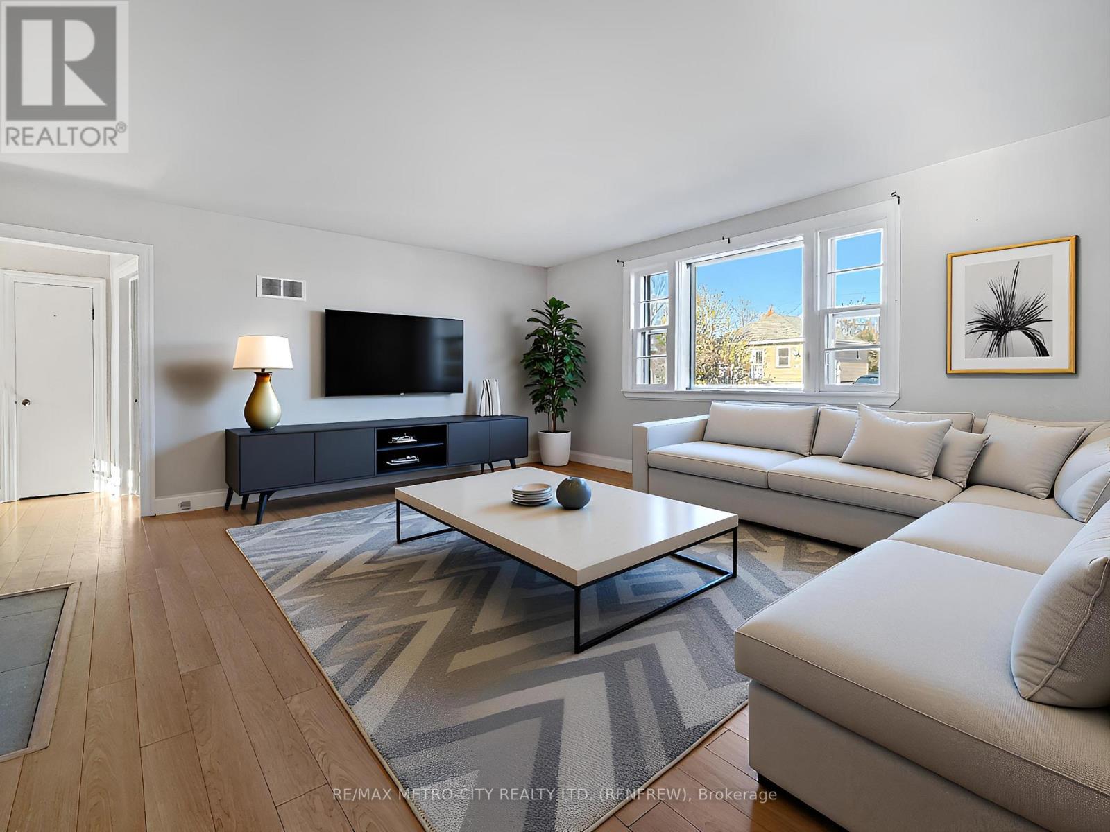 530 New Street, Renfrew, Ontario  K7V 1G8 - Photo 7 - X12497496