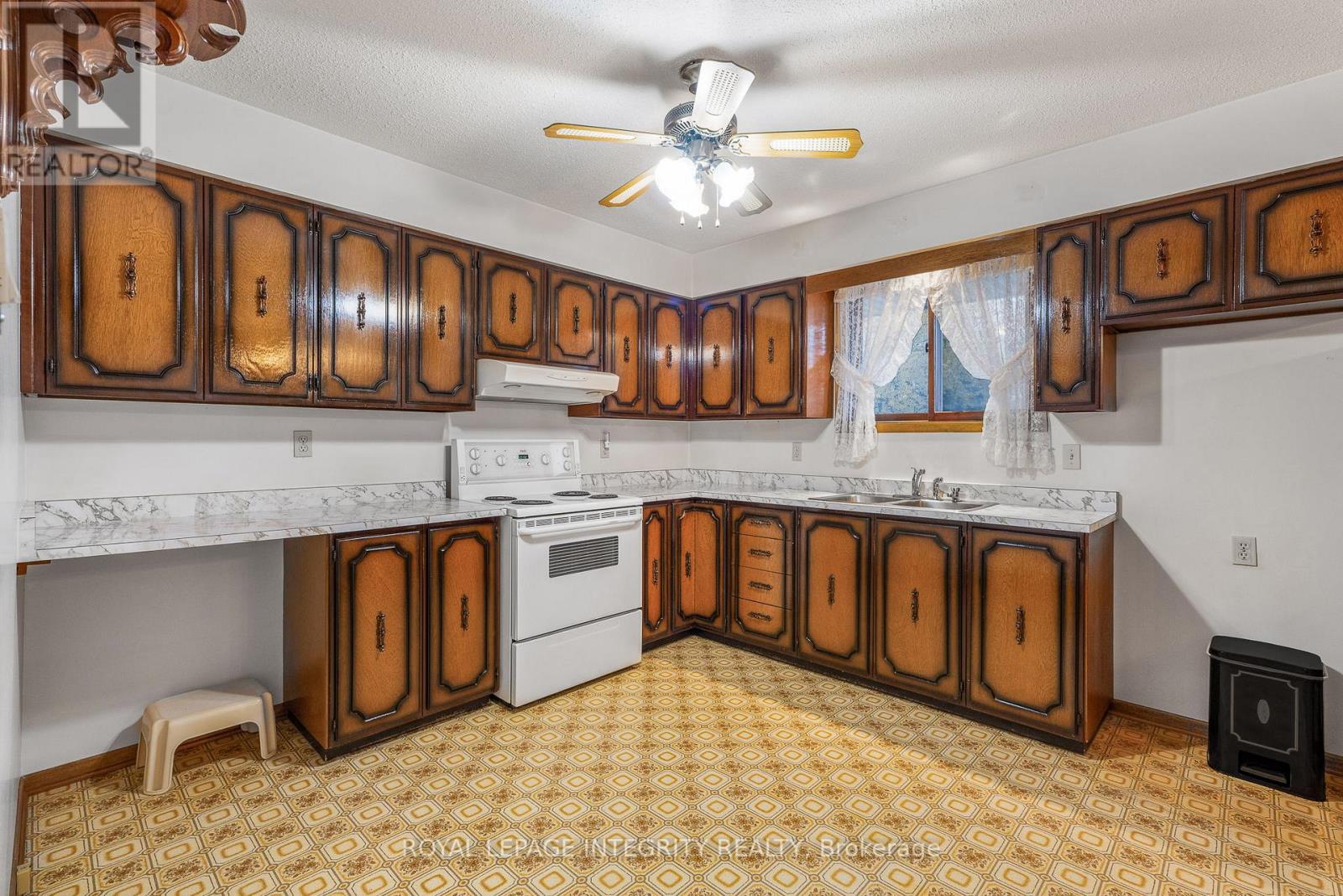 1172 St Pierre Road, Russell, Ontario  K0A 1W1 - Photo 11 - X12497242