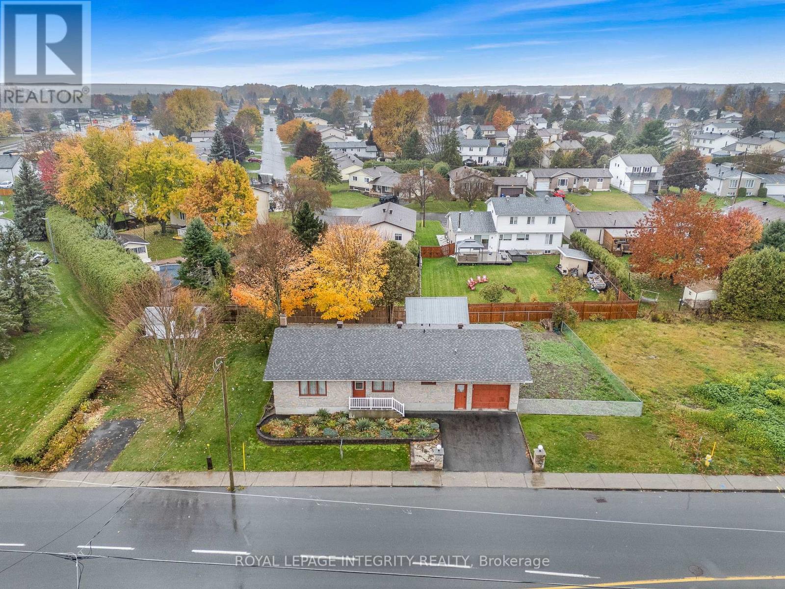 1172 St Pierre Road, Russell, Ontario  K0A 1W1 - Photo 26 - X12497242