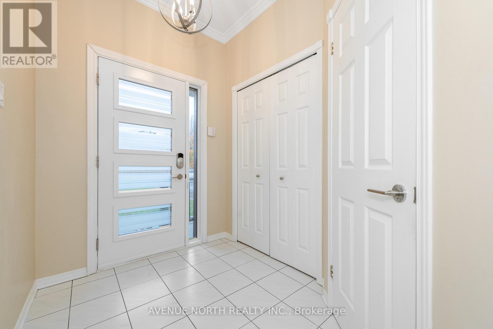 1578 Cedar Mills Road, Ottawa, Ontario  K1C 7M1 - Photo 4 - X12497308