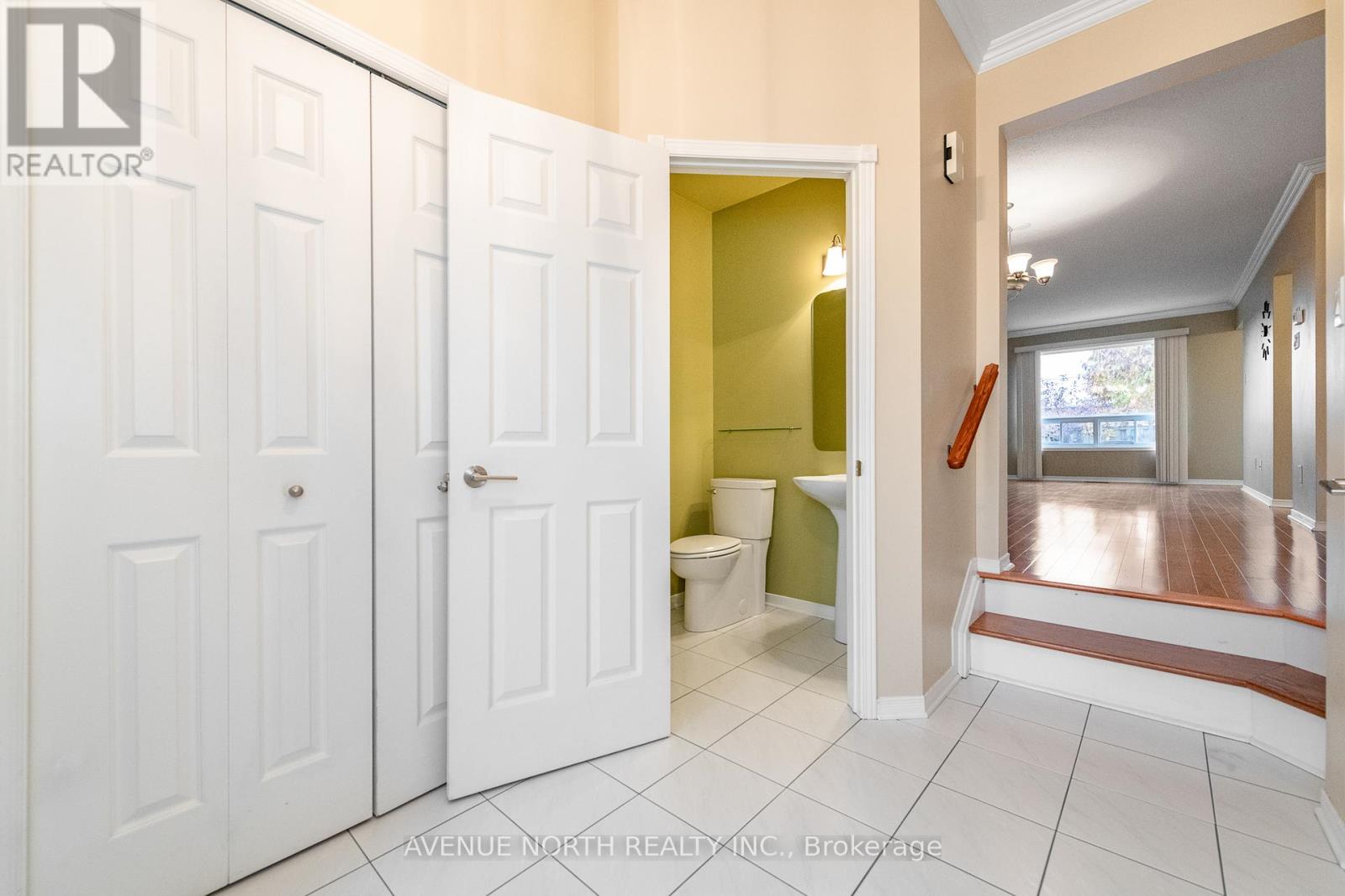 1578 Cedar Mills Road, Ottawa, Ontario  K1C 7M1 - Photo 5 - X12497308