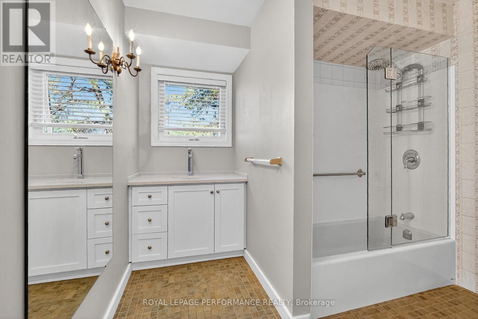 179 Cowley Avenue, Ottawa, Ontario  K1Y 0G8 - Photo 12 - X12497456