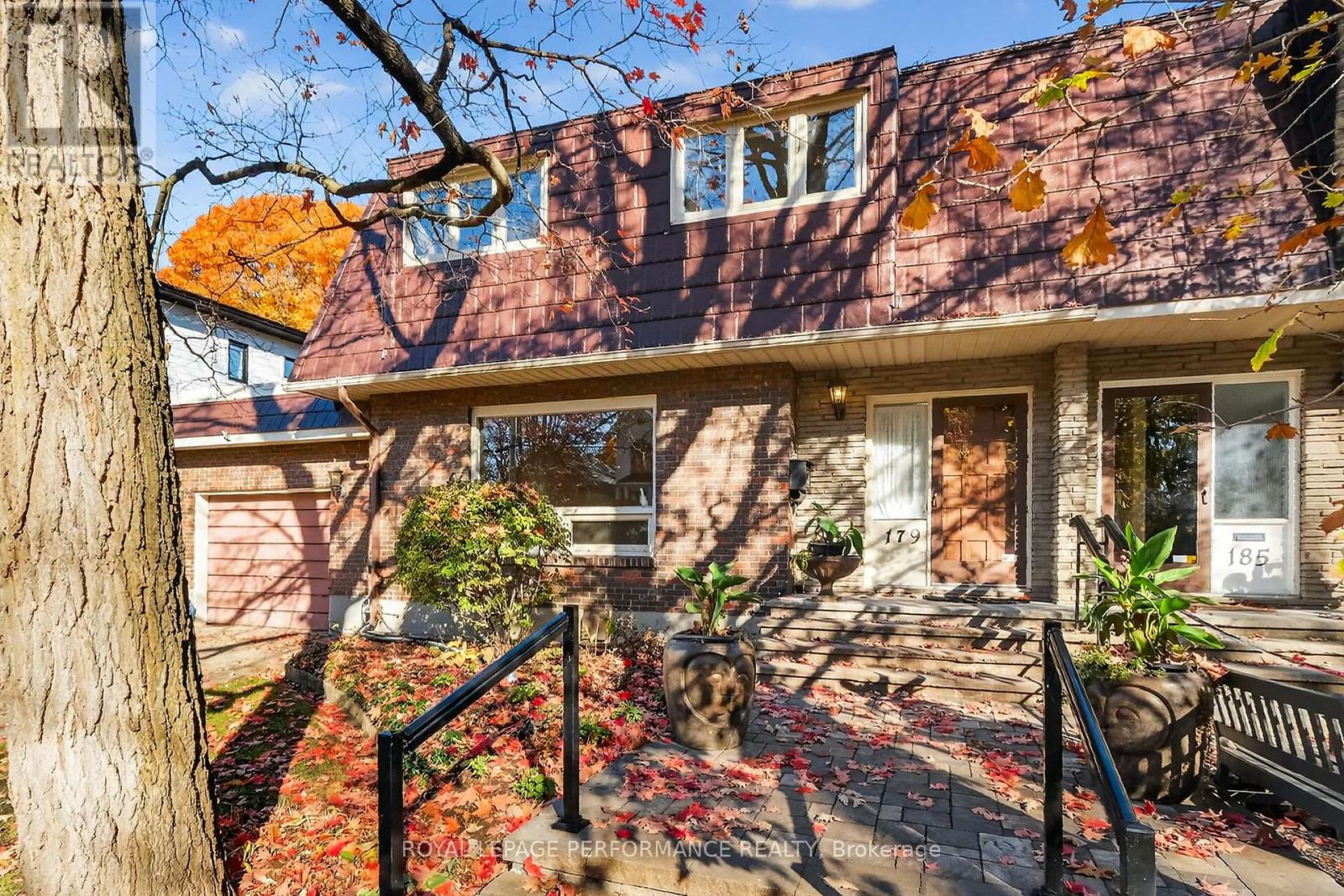 179 Cowley Avenue, Ottawa, Ontario  K1Y 0G8 - Photo 2 - X12497456