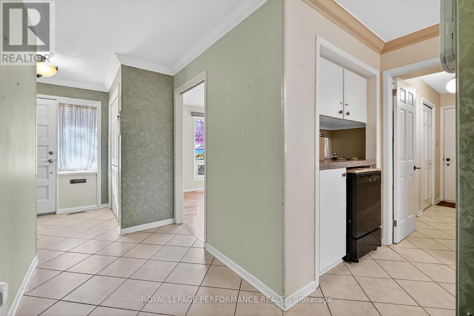 179 Cowley Avenue, Ottawa, Ontario  K1Y 0G8 - Photo 6 - X12497456