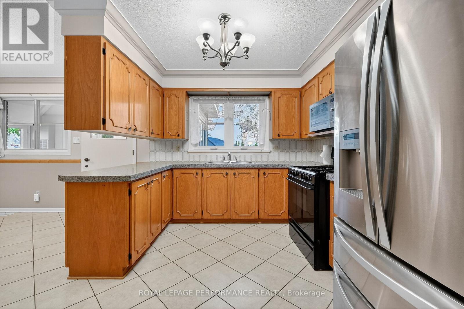 179 Cowley Avenue, Ottawa, Ontario  K1Y 0G8 - Photo 8 - X12497456
