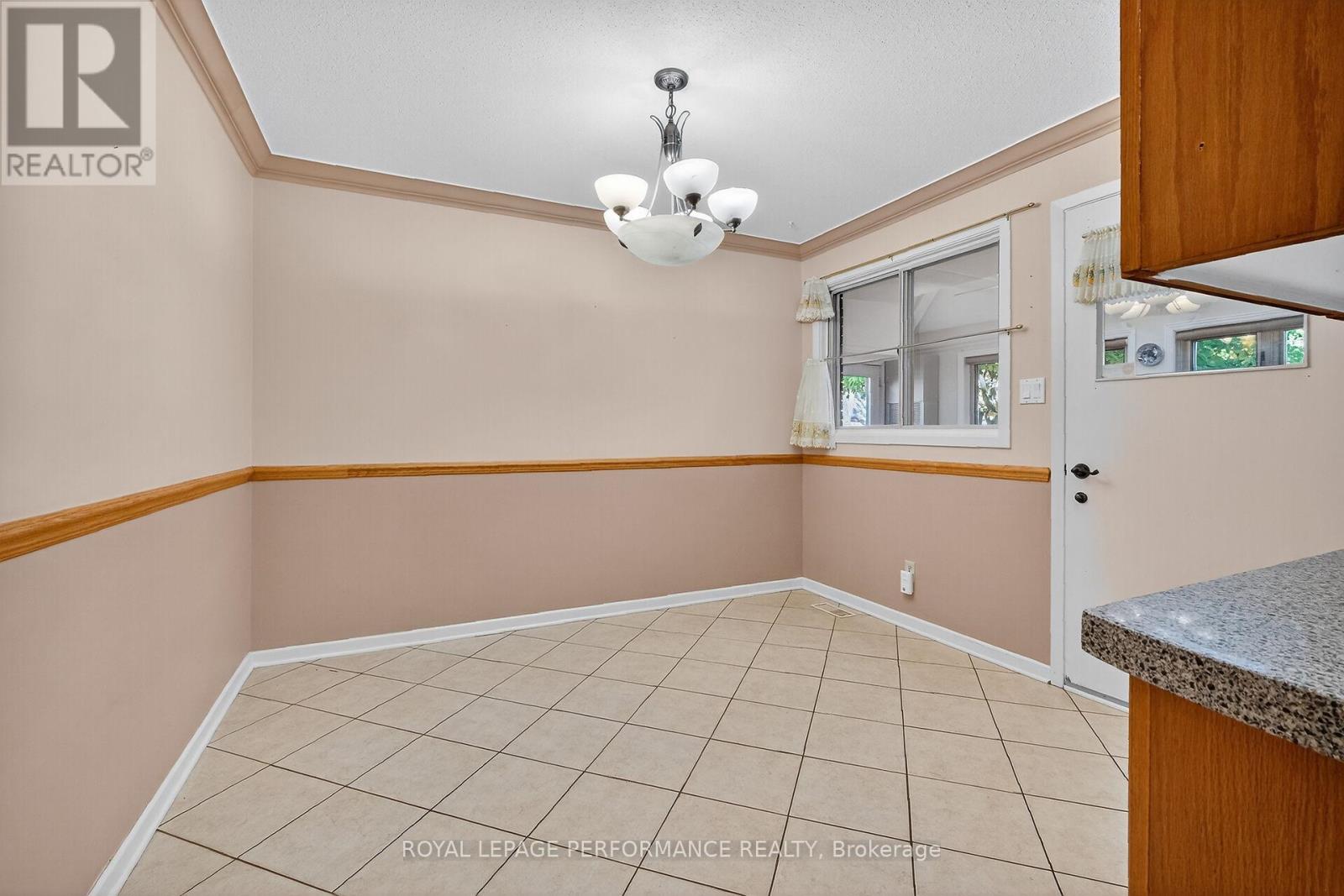 179 Cowley Avenue, Ottawa, Ontario  K1Y 0G8 - Photo 9 - X12497456