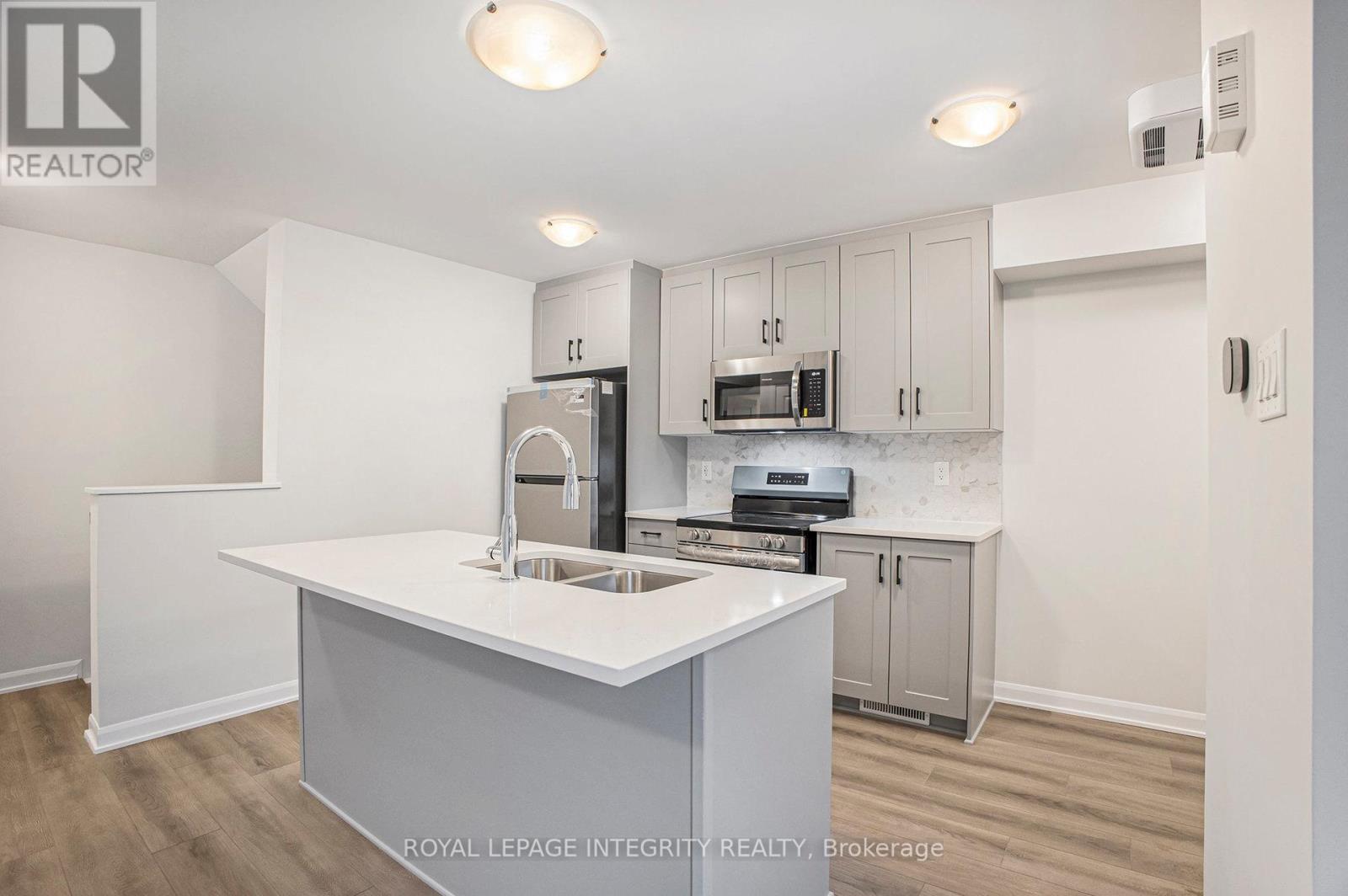 1130 Creekway Private, Ottawa, Ontario  K2T 0S9 - Photo 3 - X12497490