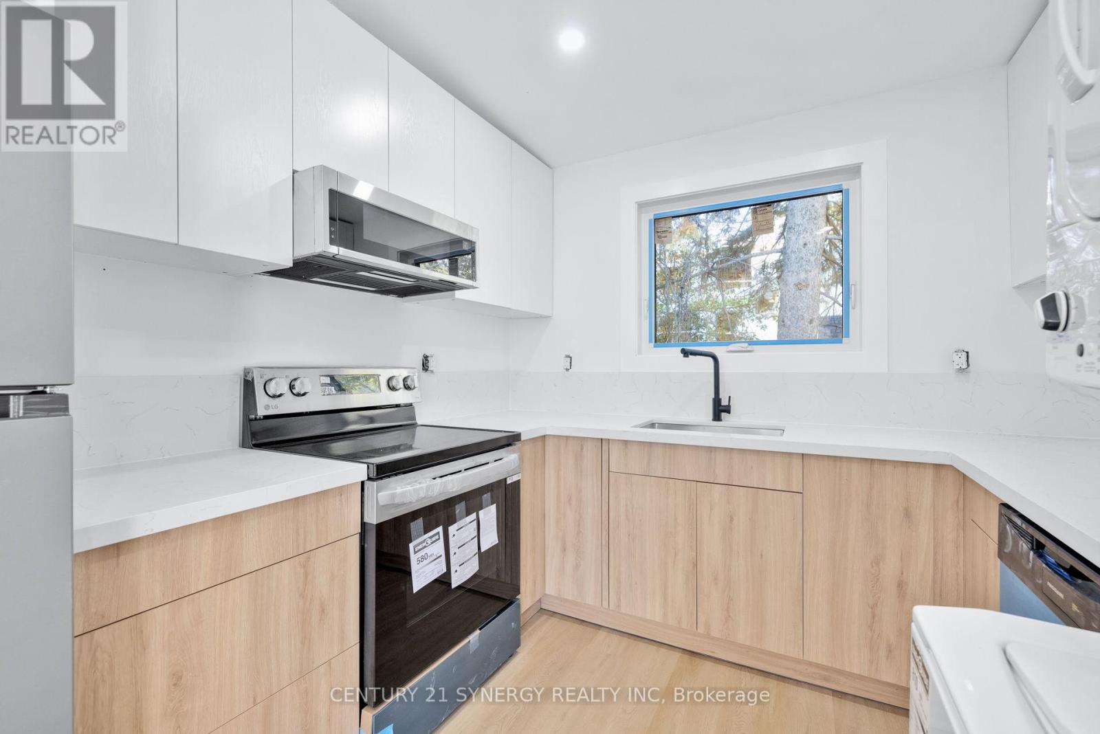 4 - 598 Kirkwood Avenue W, Ottawa, Ontario  K1Z 5X4 - Photo 14 - X12497498