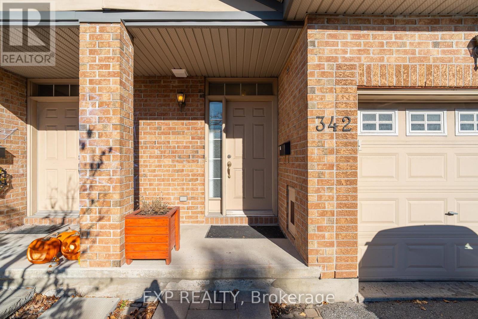 342 Freedom Private, Ottawa, Ontario  K1G 6W4 - Photo 2 - X12497670