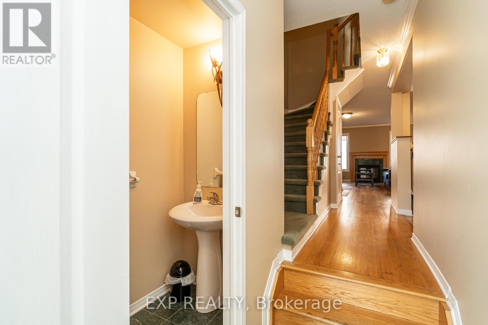 342 Freedom Private, Ottawa, Ontario  K1G 6W4 - Photo 4 - X12497670