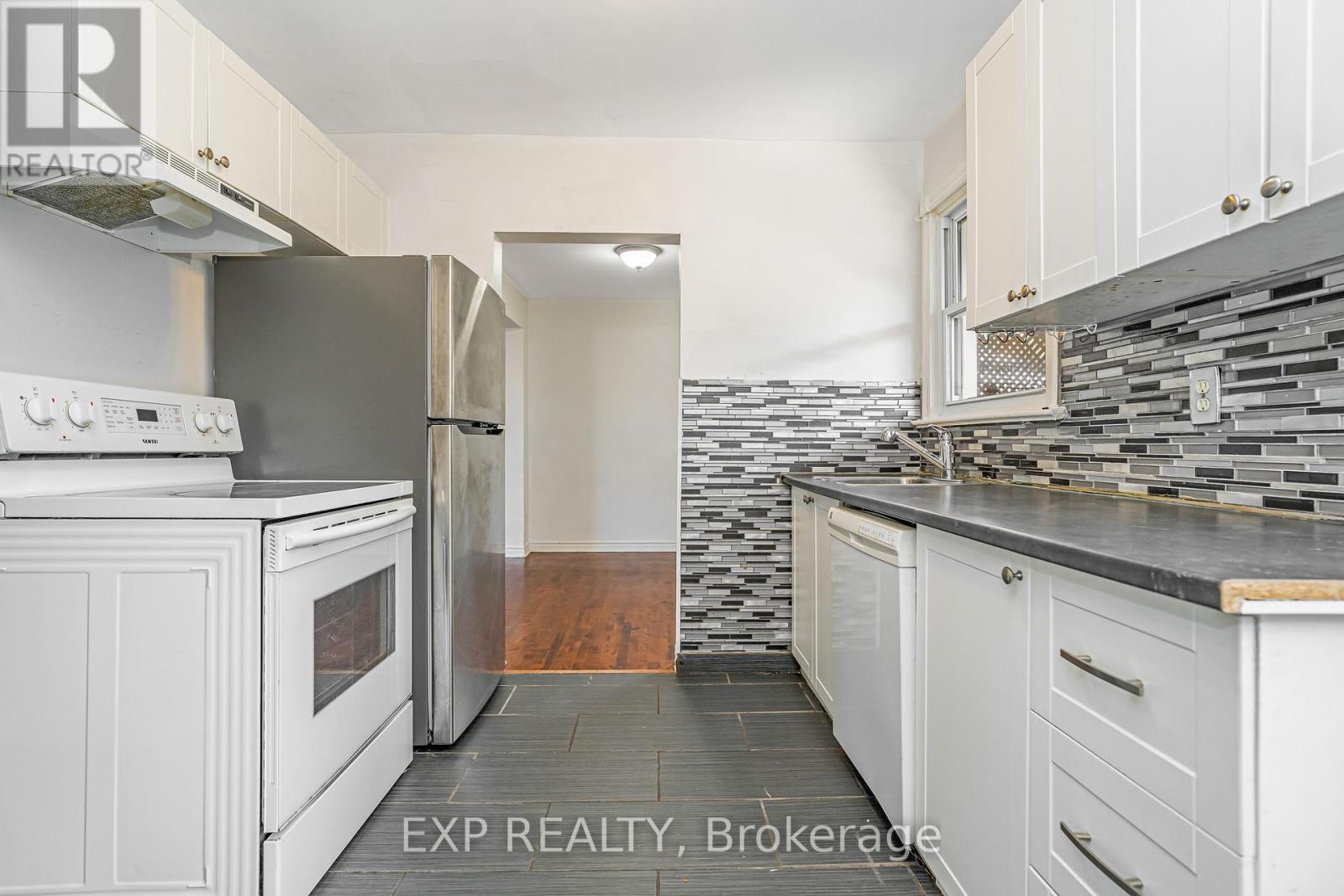 646 Borthwick Avenue, Ottawa, Ontario  K1K 2L9 - Photo 11 - X12497672