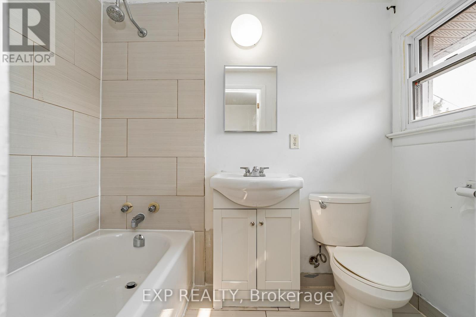 646 Borthwick Avenue, Ottawa, Ontario  K1K 2L9 - Photo 14 - X12497672