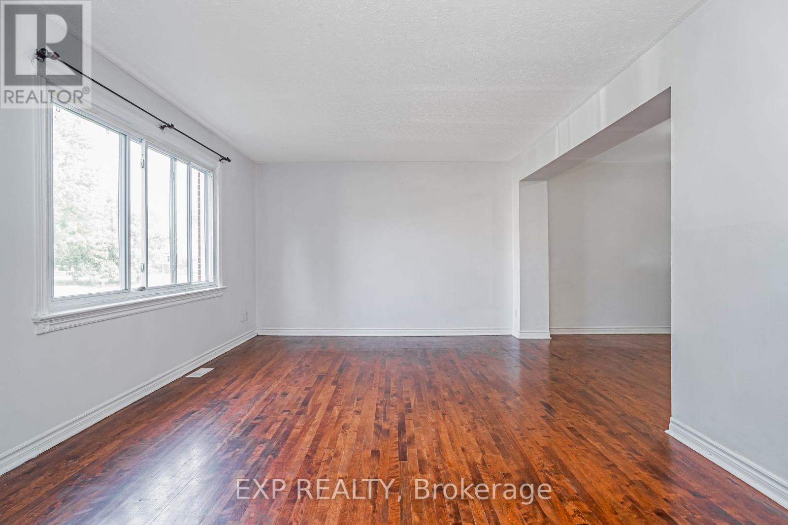 646 Borthwick Avenue, Ottawa, Ontario  K1K 2L9 - Photo 4 - X12497672