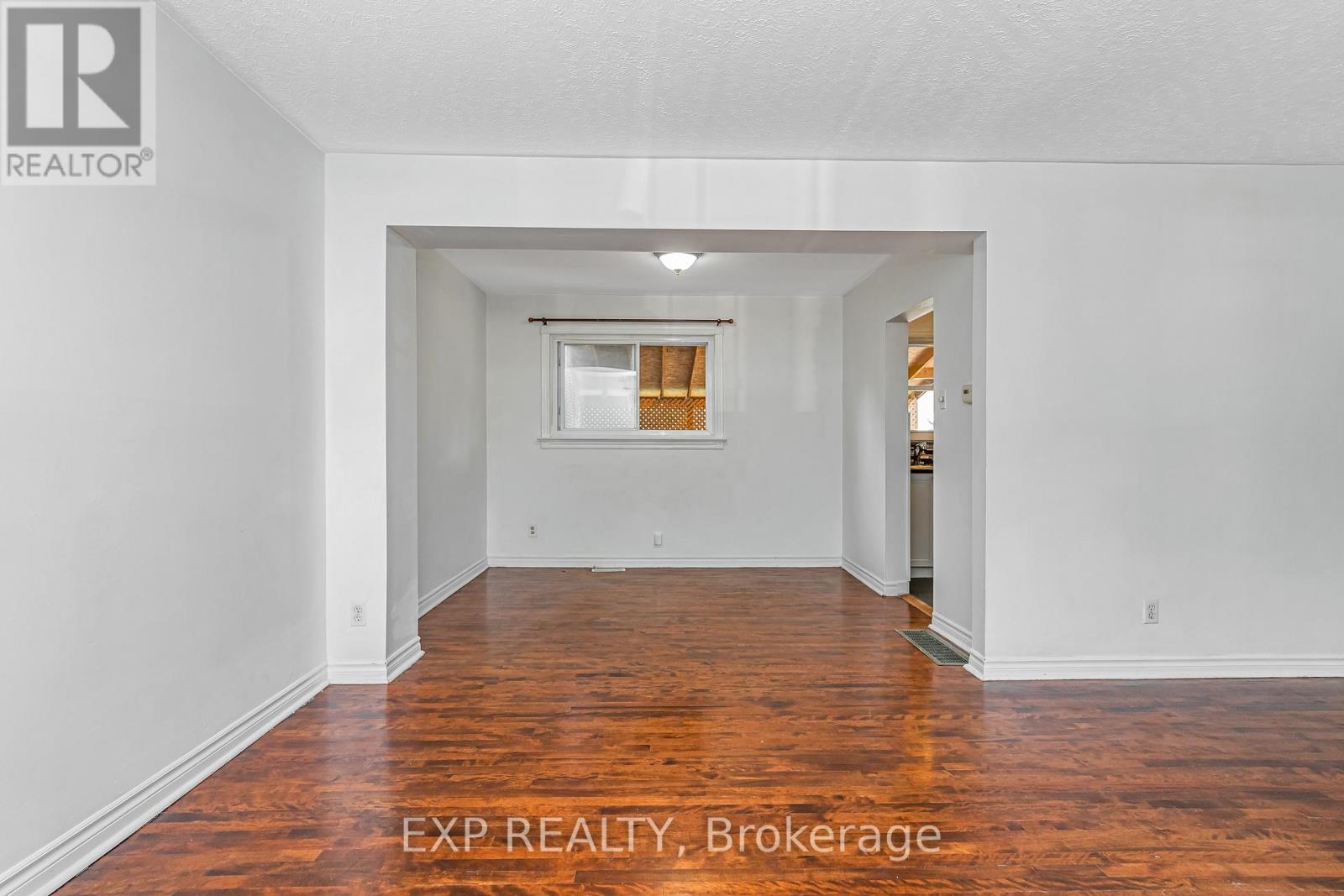 646 Borthwick Avenue, Ottawa, Ontario  K1K 2L9 - Photo 7 - X12497672