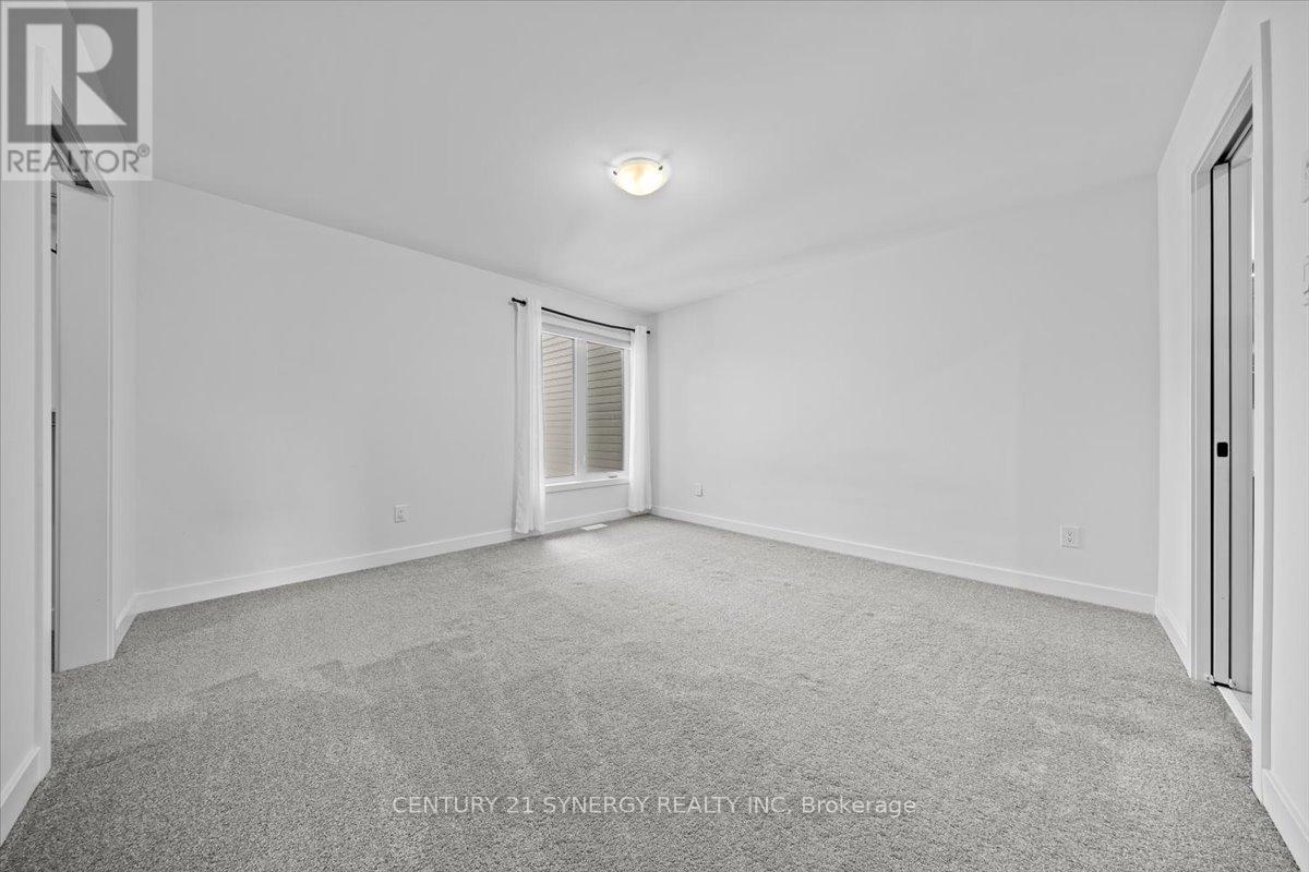 92 Longworth Avenue, Ottawa, Ontario  K1T 0S7 - Photo 11 - X12497714