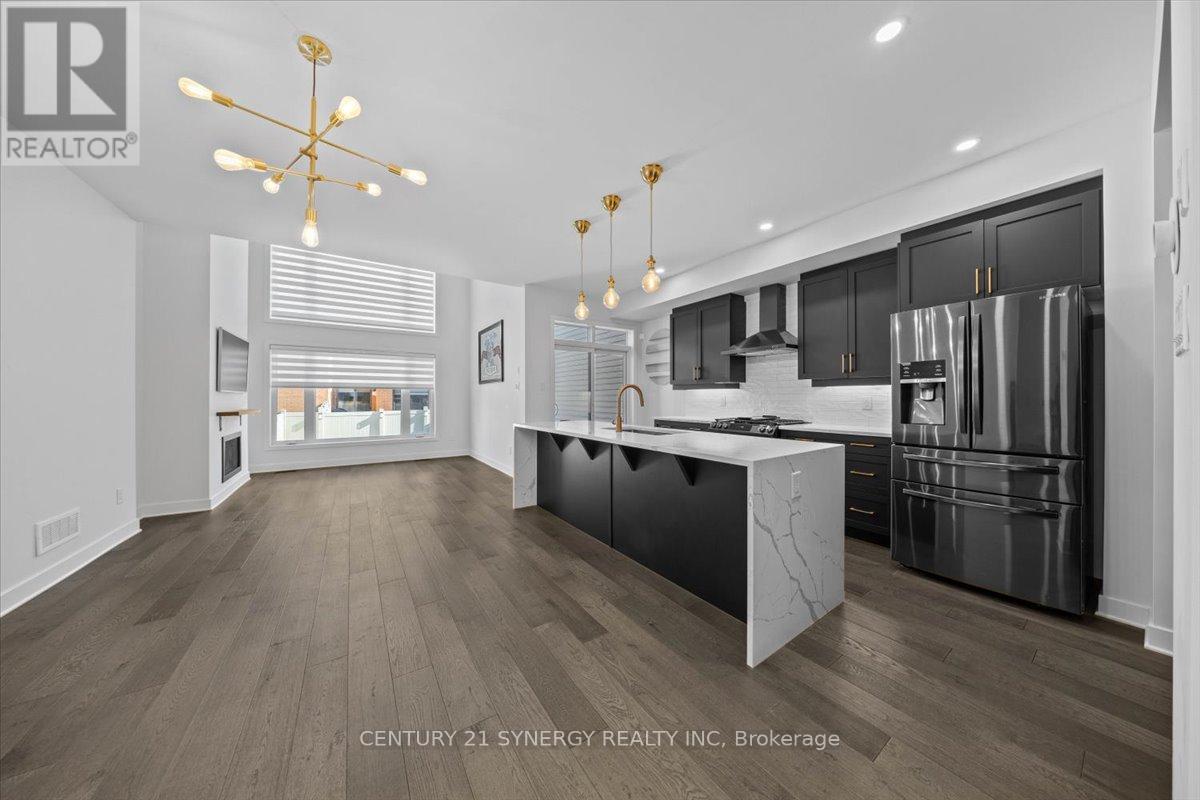 92 Longworth Avenue, Ottawa, Ontario  K1T 0S7 - Photo 3 - X12497714