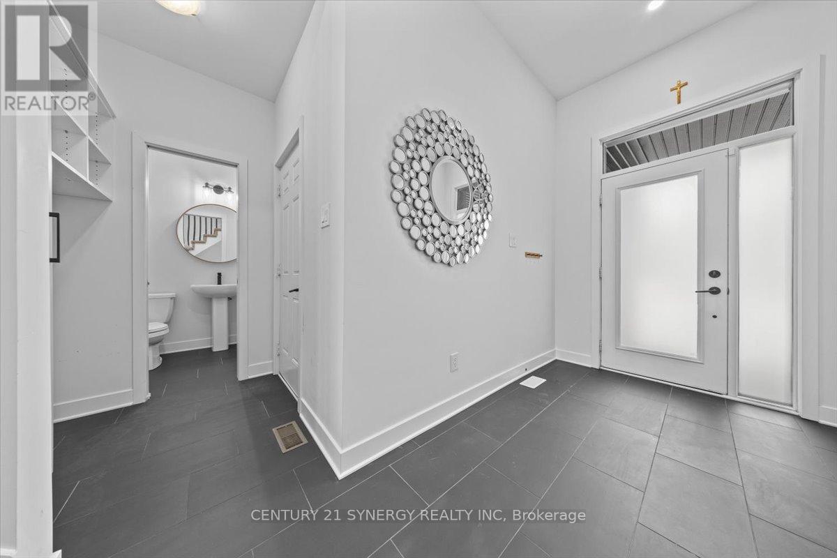 92 Longworth Avenue, Ottawa, Ontario  K1T 0S7 - Photo 7 - X12497714