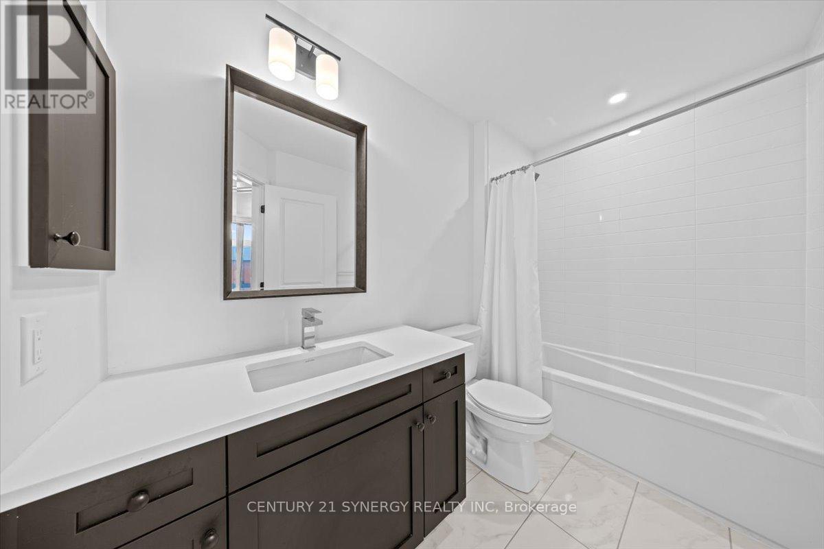 92 Longworth Avenue, Ottawa, Ontario  K1T 0S7 - Photo 8 - X12497714