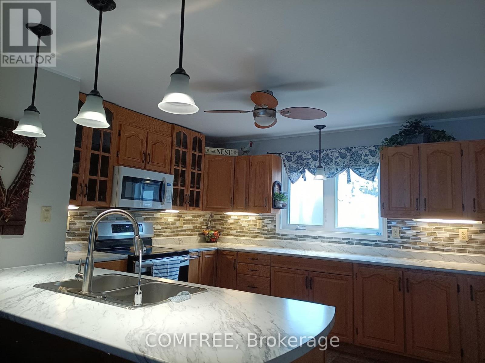 76 Lake Street, South Algonquin, Ontario  K0J 2M0 - Photo 24 - X12497742