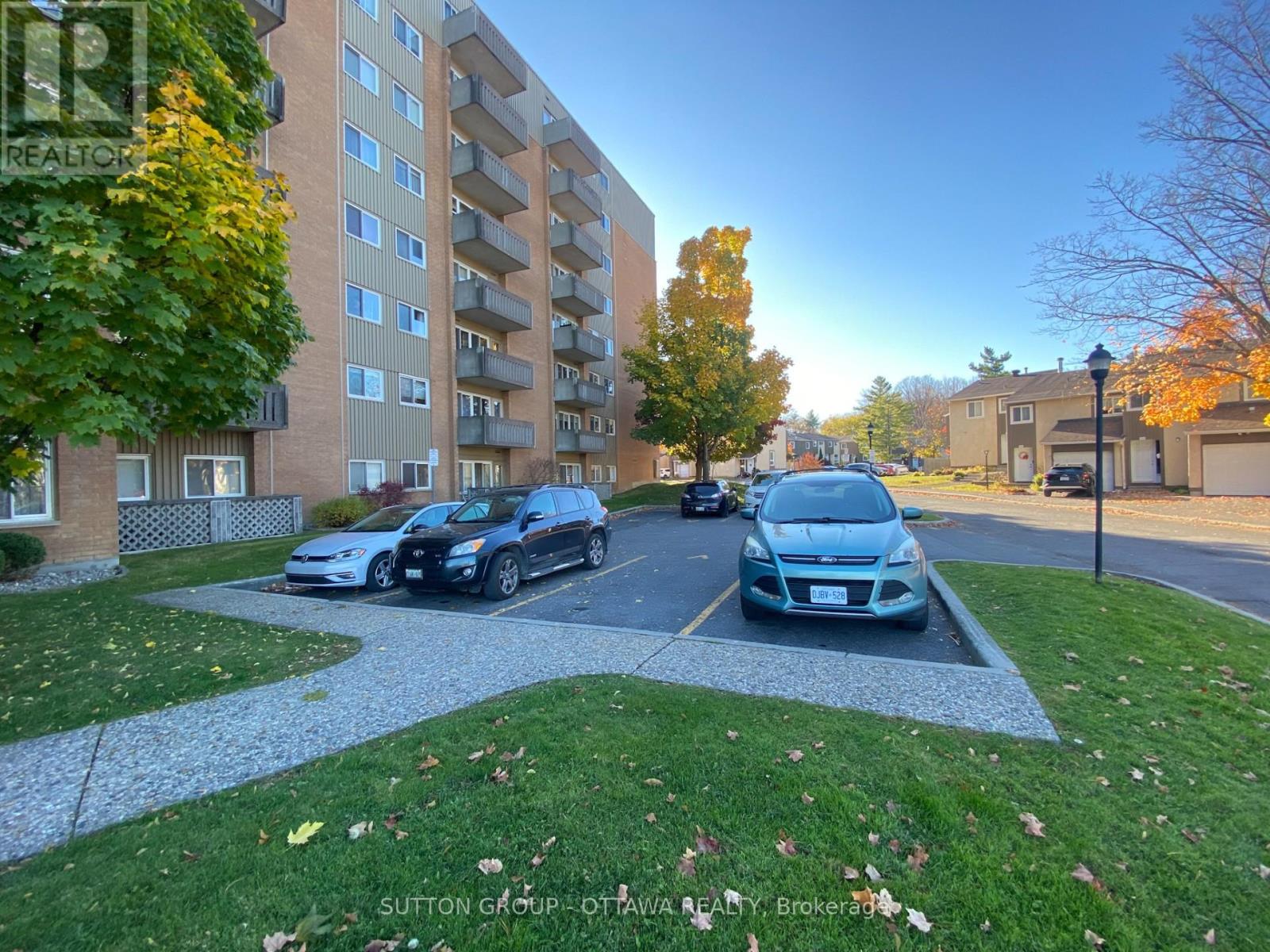 603 - 1599 Lassiter Terrace, Ottawa, Ontario  K1J 8R6 - Photo 2 - X12497854