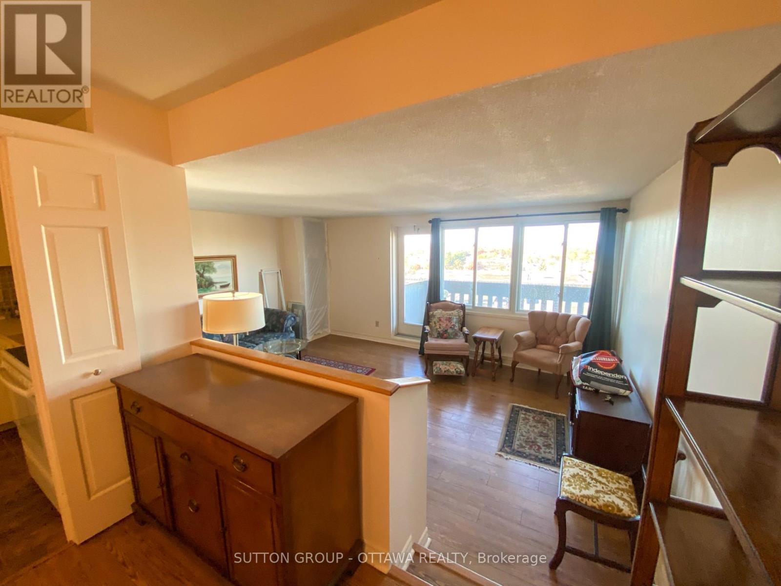 603 - 1599 Lassiter Terrace, Ottawa, Ontario  K1J 8R6 - Photo 4 - X12497854