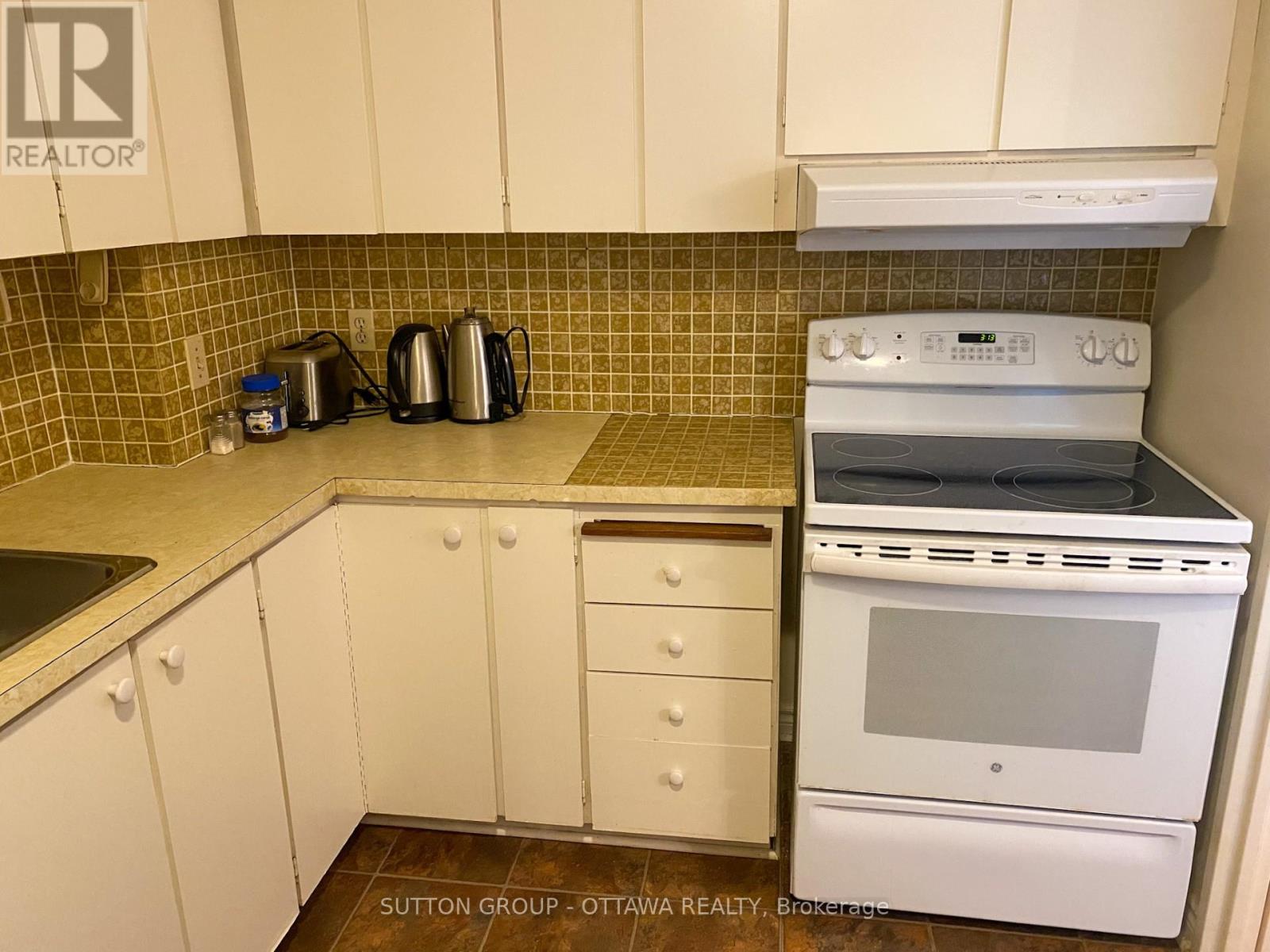 603 - 1599 Lassiter Terrace, Ottawa, Ontario  K1J 8R6 - Photo 7 - X12497854