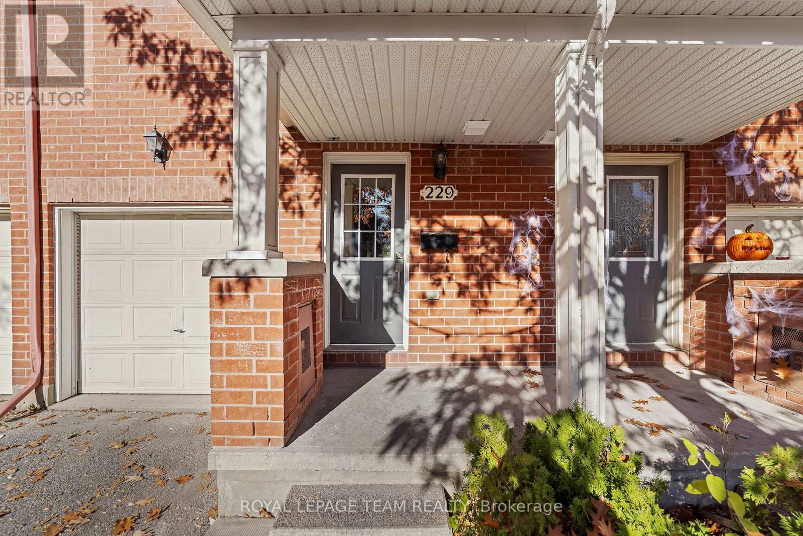 229 - 90 Edenvale Drive, Ottawa, Ontario  K2K 3N8 - Photo 3 - X12497886