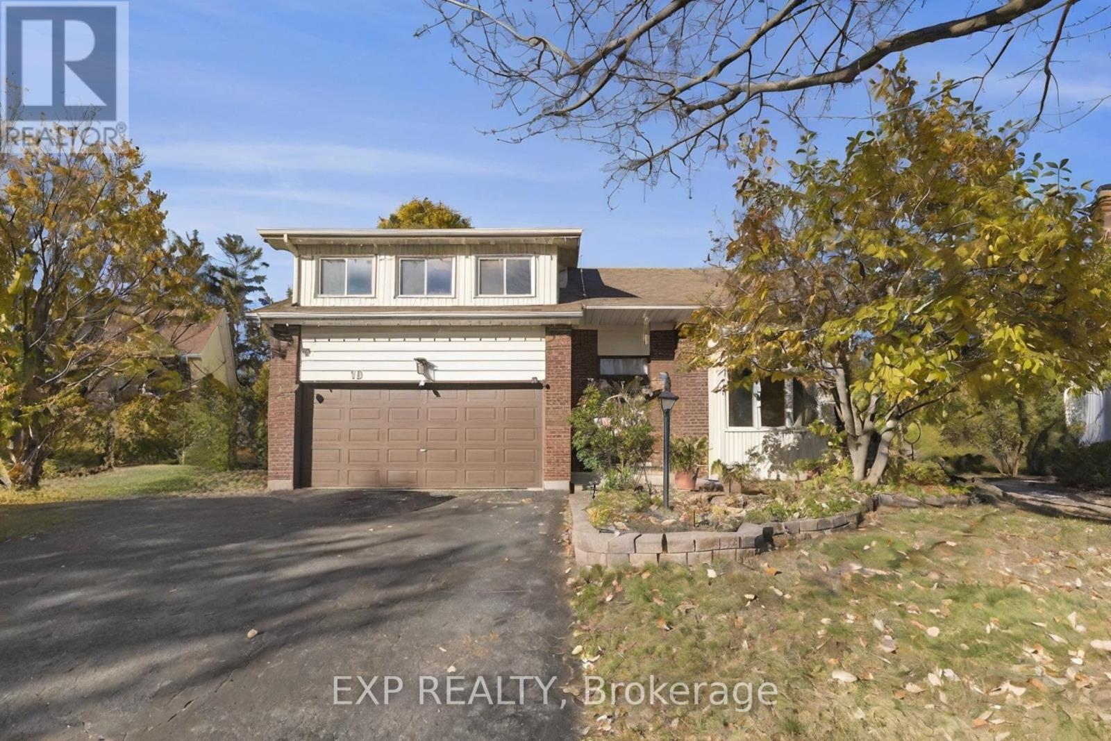 10 Pommel Crescent, Ottawa, Ontario  K2M 1A2 - Photo 2 - X12497894