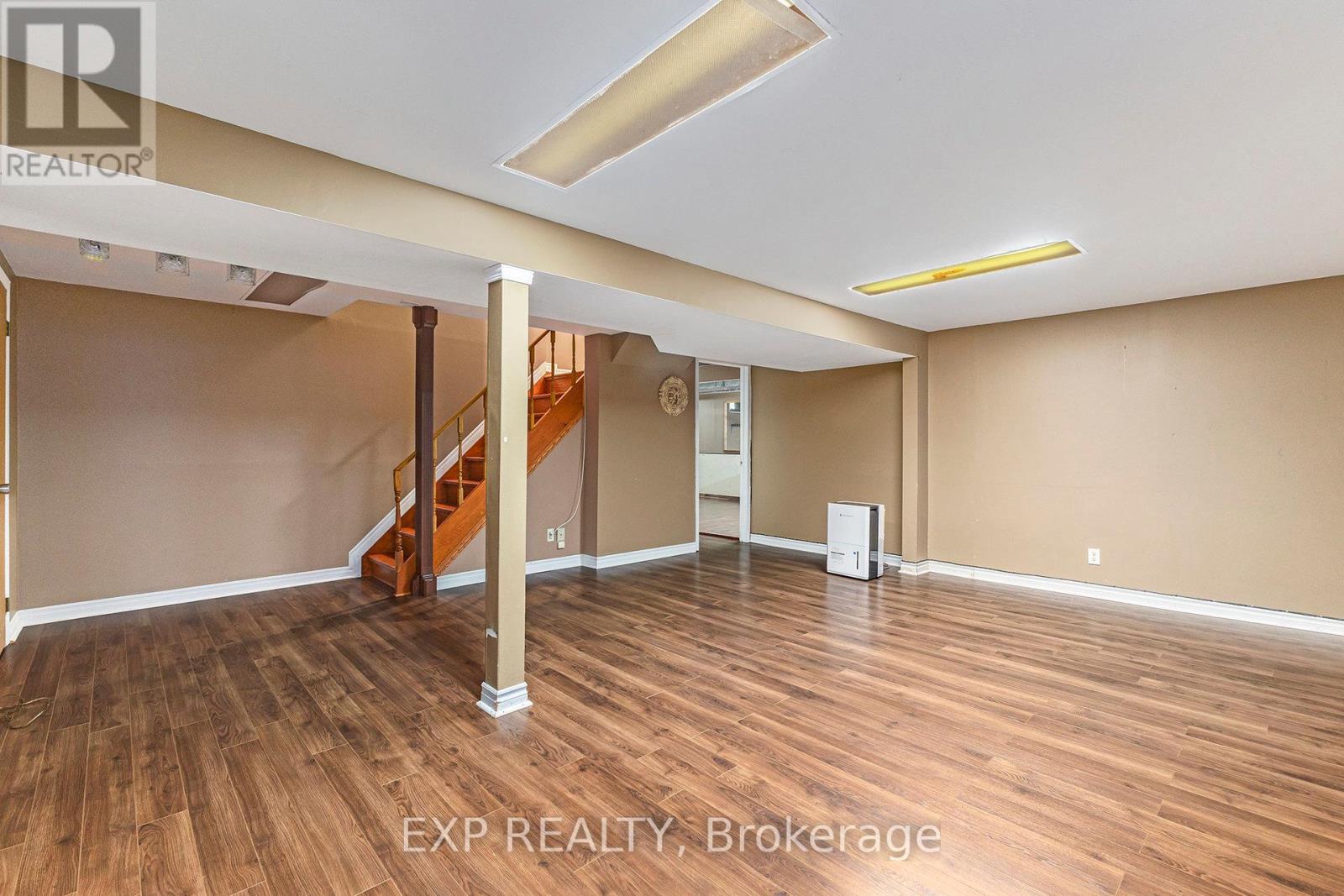 10 Pommel Crescent, Ottawa, Ontario  K2M 1A2 - Photo 21 - X12497894