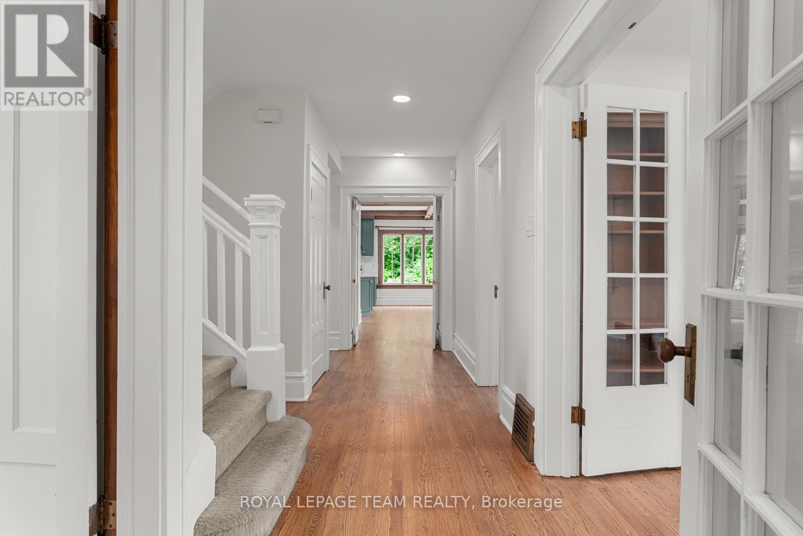 308 Manor Avenue, Ottawa, Ontario  K1M 0H8 - Photo 4 - X12497908