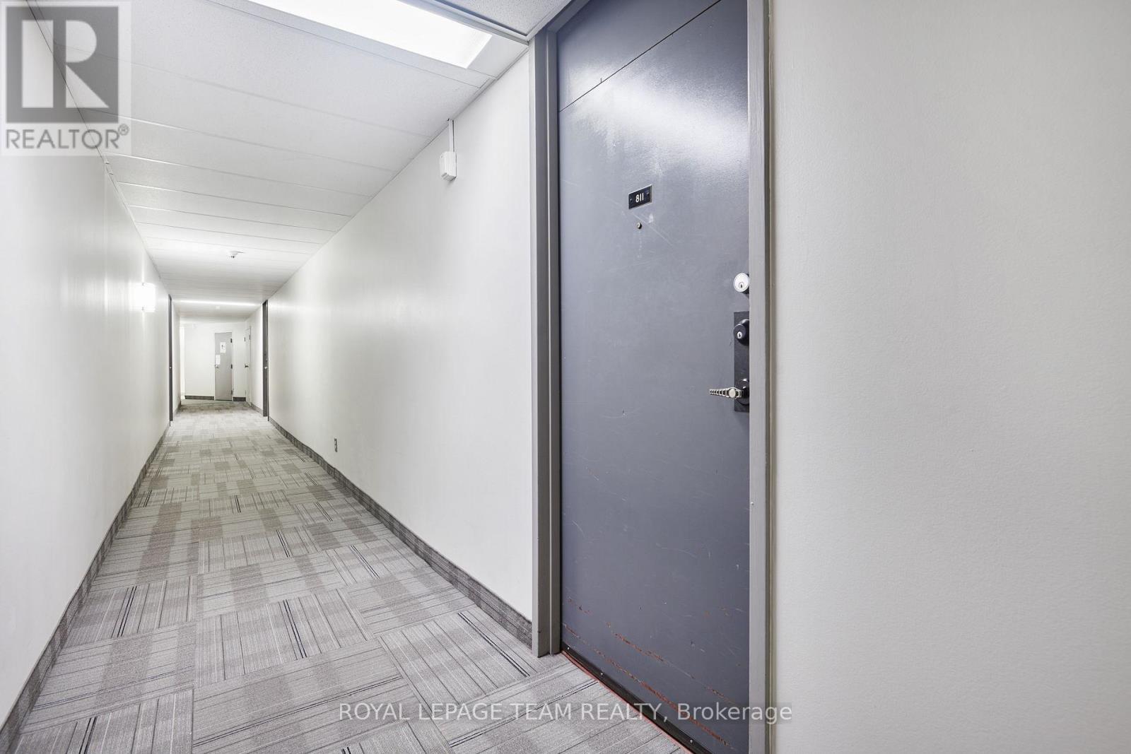 811 - 2000 Jasmine Crescent, Ottawa, Ontario  K1J 8K4 - Photo 3 - X12498010