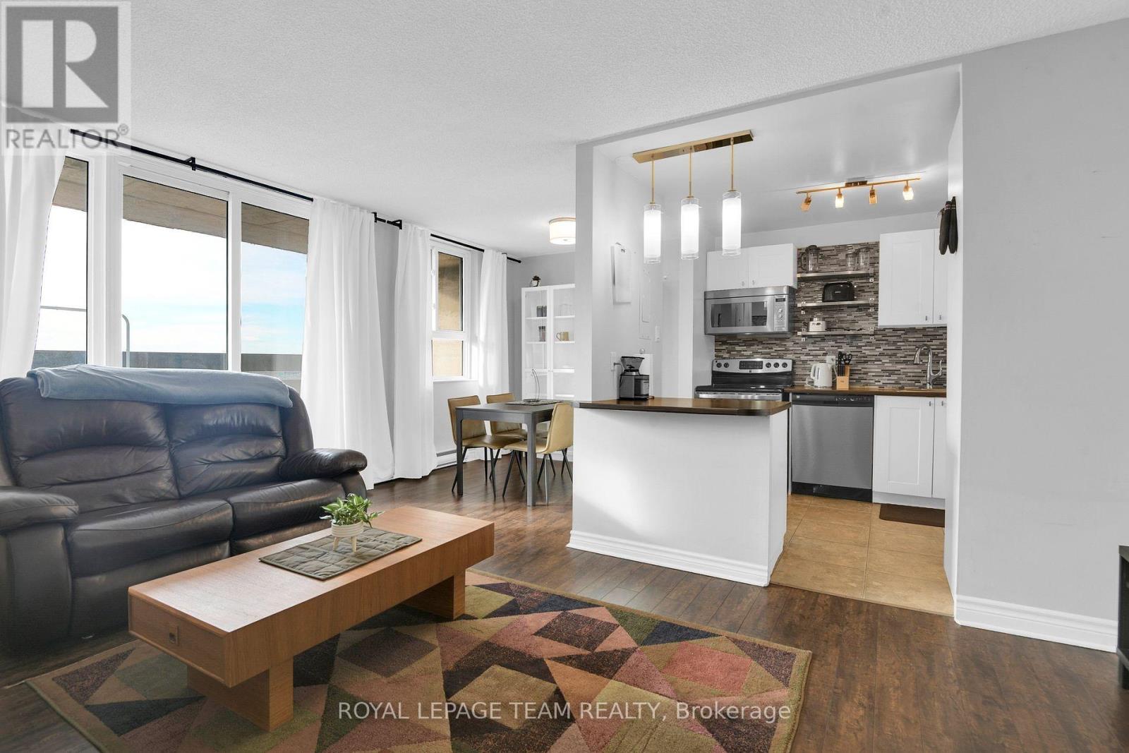 811 - 2000 Jasmine Crescent, Ottawa, Ontario  K1J 8K4 - Photo 6 - X12498010