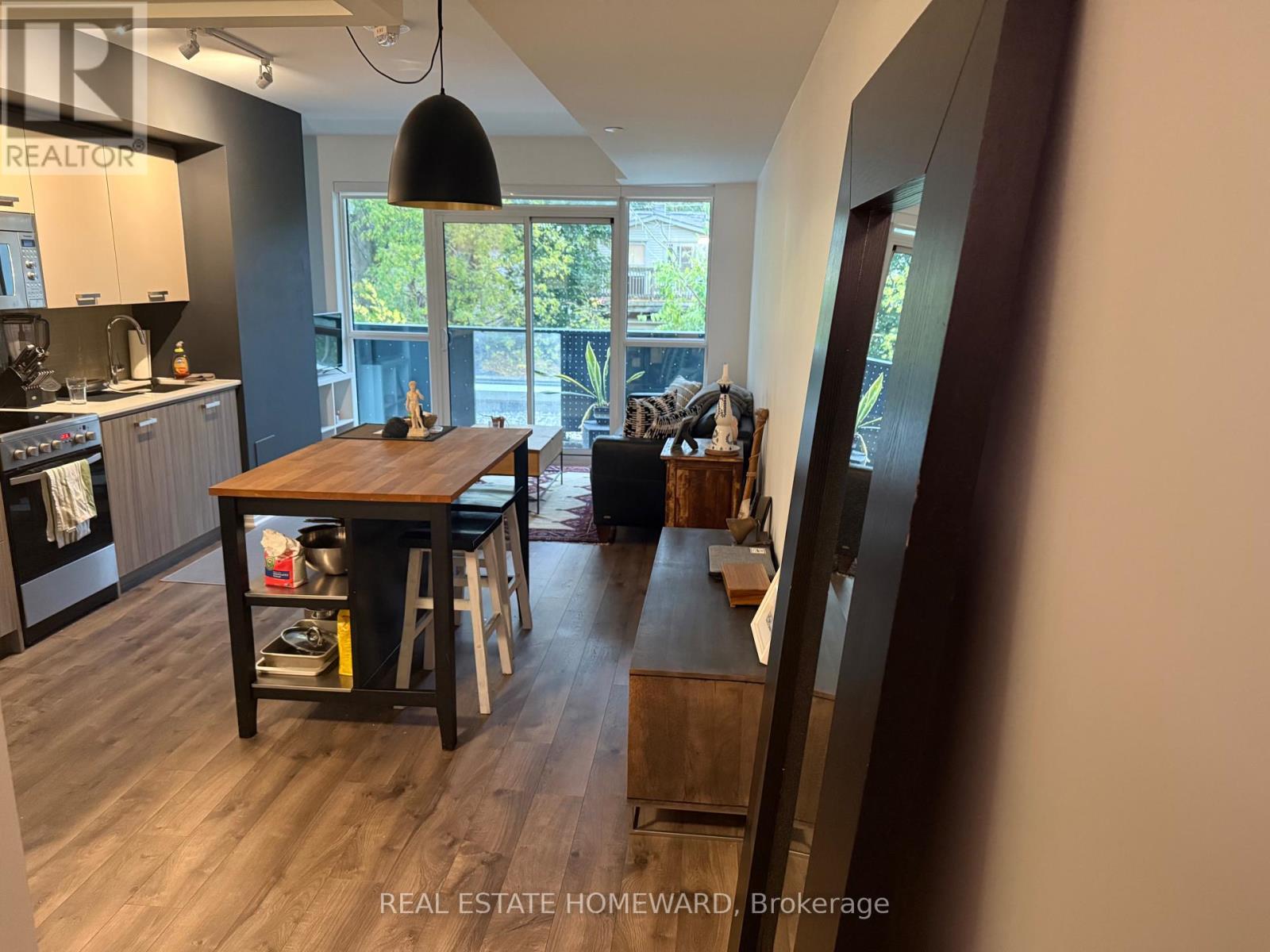 213 - 1630 Queen Street, Toronto, Ontario  M4L 1G3 - Photo 5 - E12438220