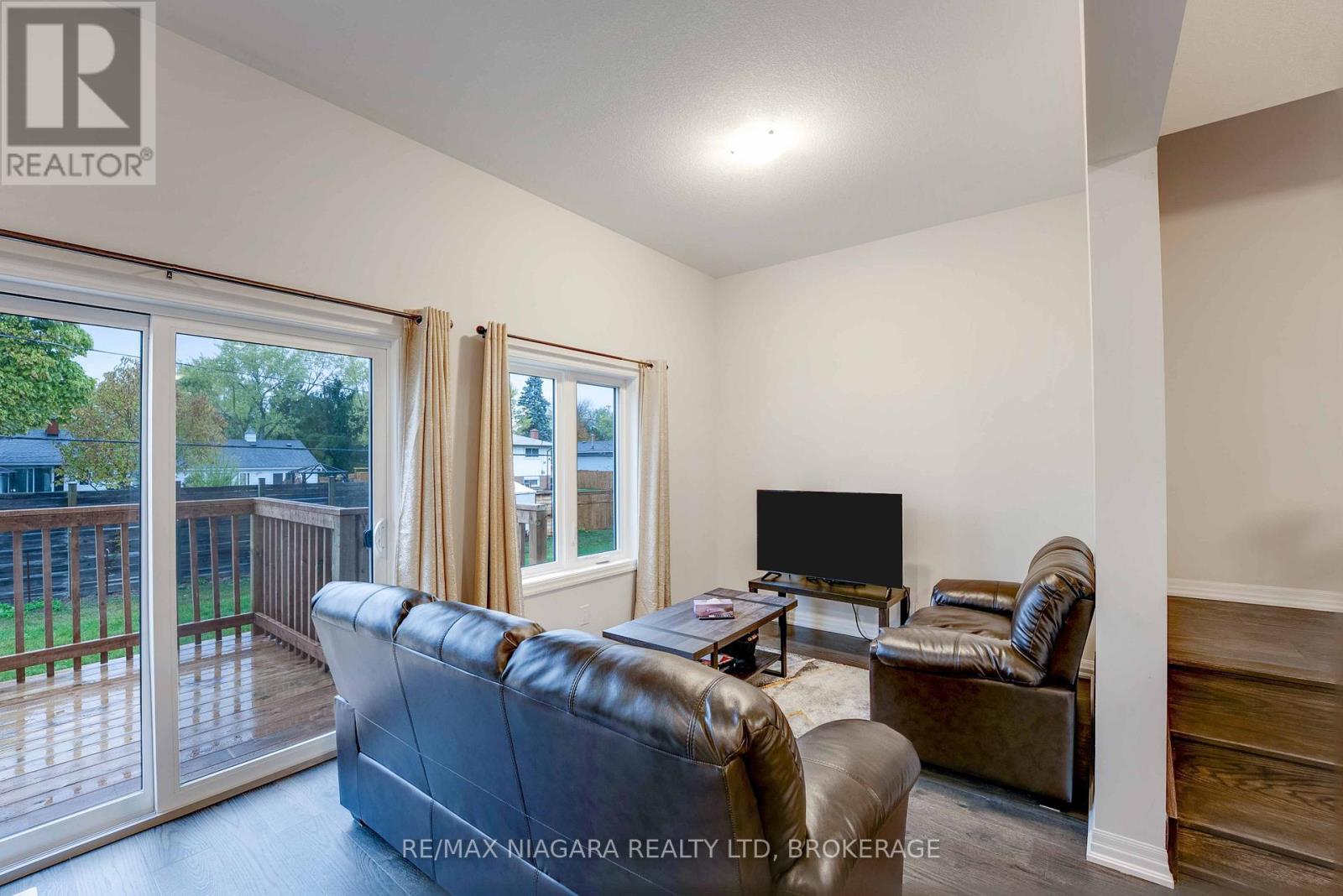 Main - 90 Hillcrest Road, Port Colborne, Ontario  L3K 6E4 - Photo 10 - X12497312