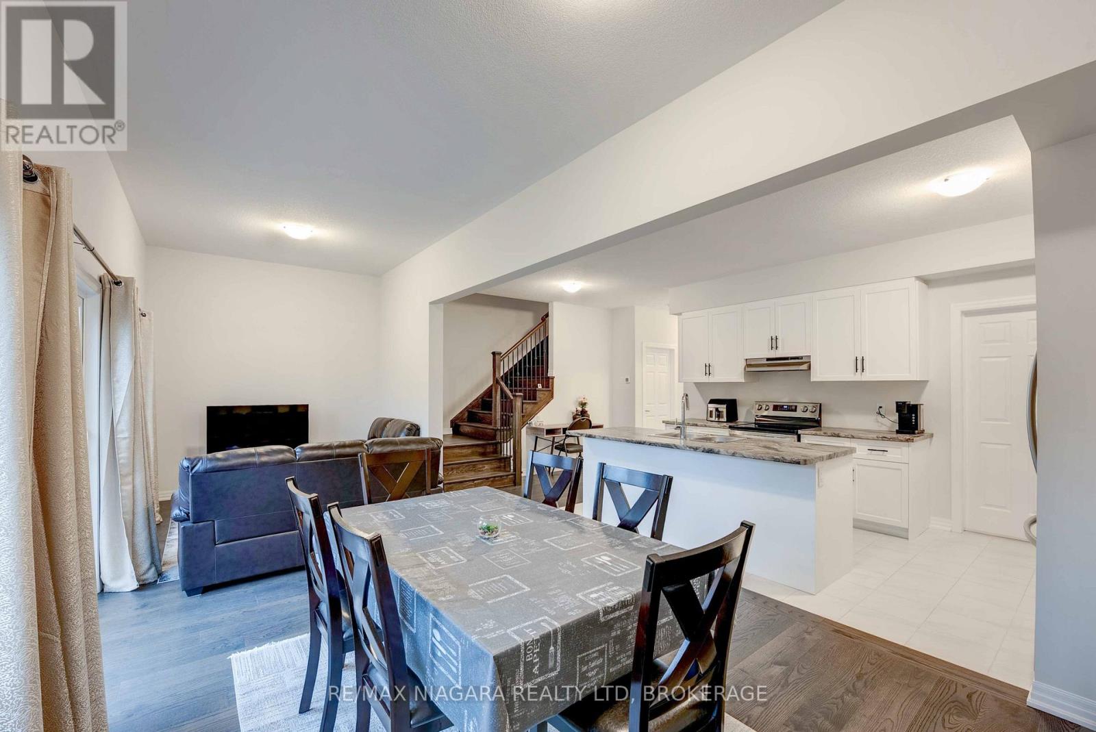 Main - 90 Hillcrest Road, Port Colborne, Ontario  L3K 6E4 - Photo 12 - X12497312