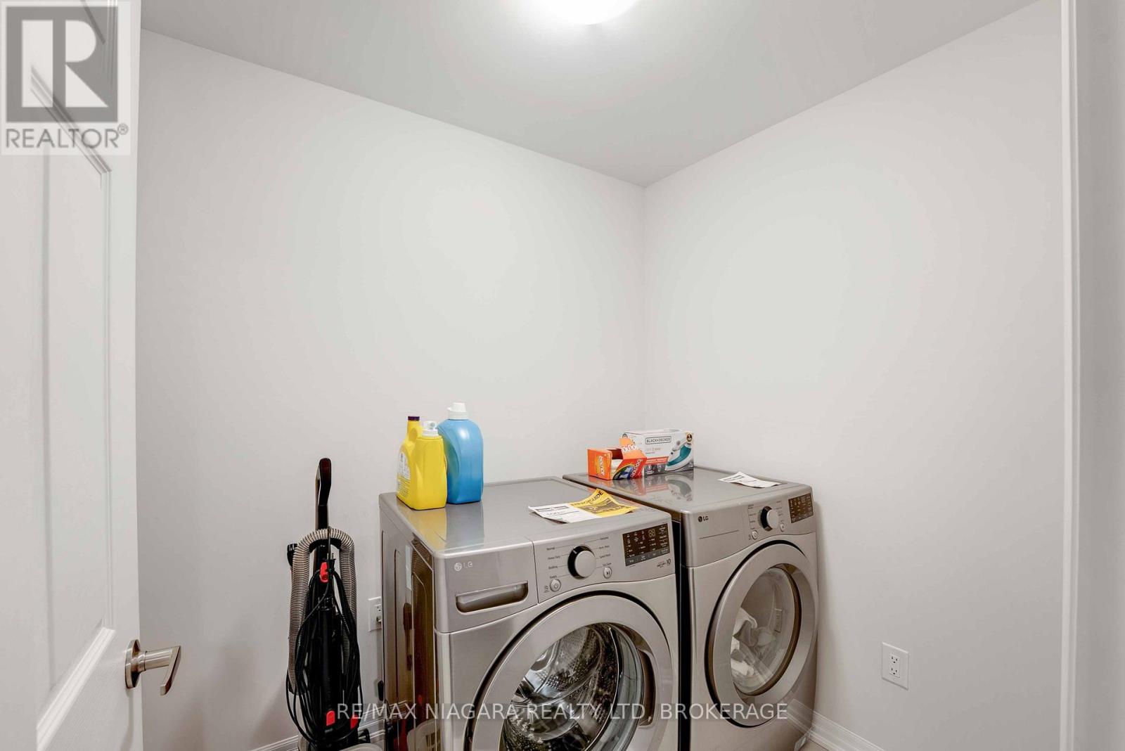 Main - 90 Hillcrest Road, Port Colborne, Ontario  L3K 6E4 - Photo 17 - X12497312