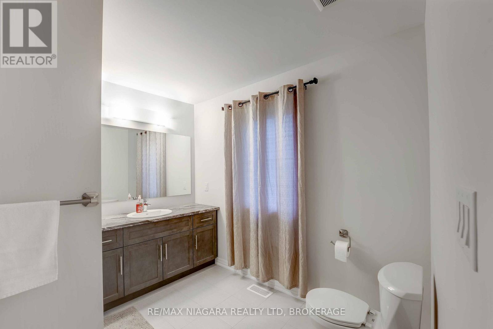 Main - 90 Hillcrest Road, Port Colborne, Ontario  L3K 6E4 - Photo 23 - X12497312