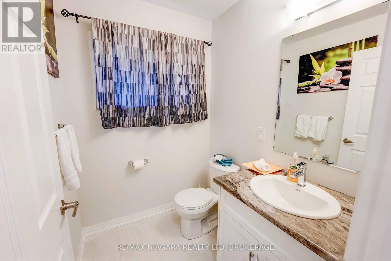 Main - 90 Hillcrest Road, Port Colborne, Ontario  L3K 6E4 - Photo 5 - X12497312